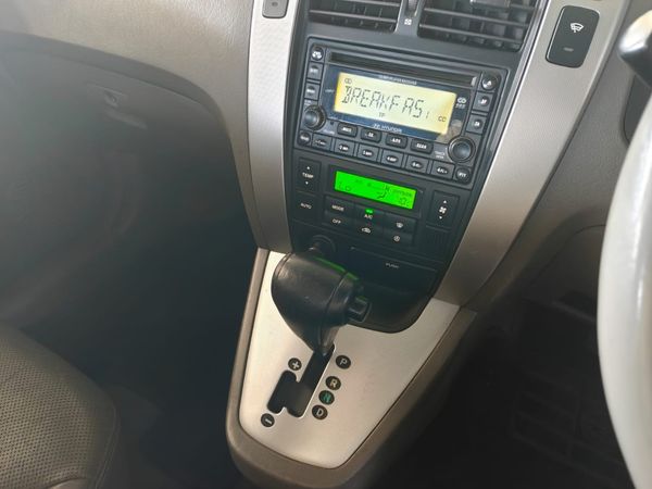 2010-Hyundai-Tucson-27-V6-GLS-Auto image:8