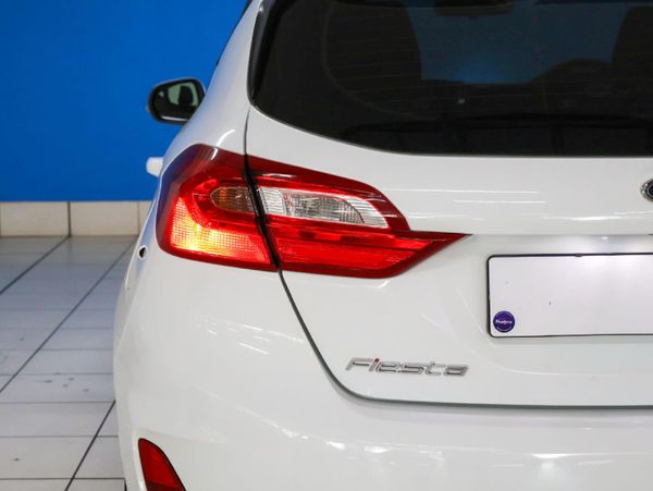 2018-Ford-Fiesta-10-EcoBoost-Trend-5-dr image:11