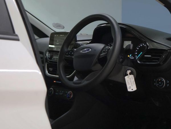 2018-Ford-Fiesta-10-EcoBoost-Trend-5-dr image:17