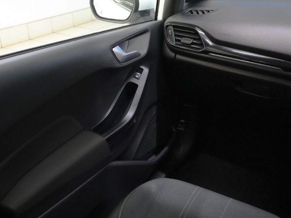 2018-Ford-Fiesta-10-EcoBoost-Trend-5-dr image:25