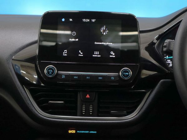 2018-Ford-Fiesta-10-EcoBoost-Trend-5-dr image:28