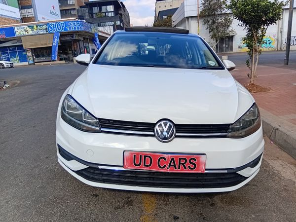 2017-Volkswagen-Golf-VII-14-TSI-Comfortline image:1