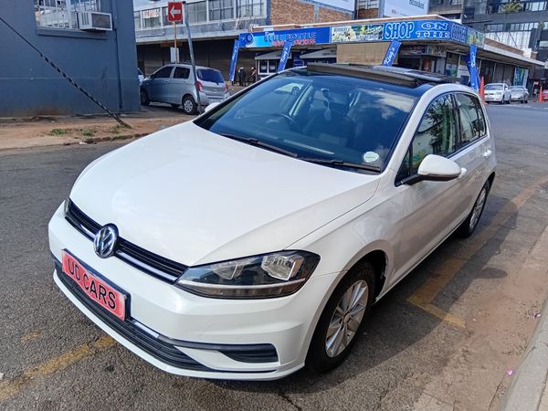 2017-Volkswagen-Golf-VII-14-TSI-Comfortline image:3