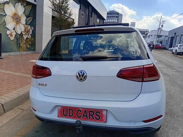 2017-Volkswagen-Golf-VII-14-TSI-Comfortline image:4