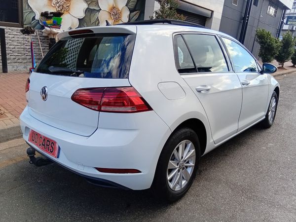 2017-Volkswagen-Golf-VII-14-TSI-Comfortline image:5