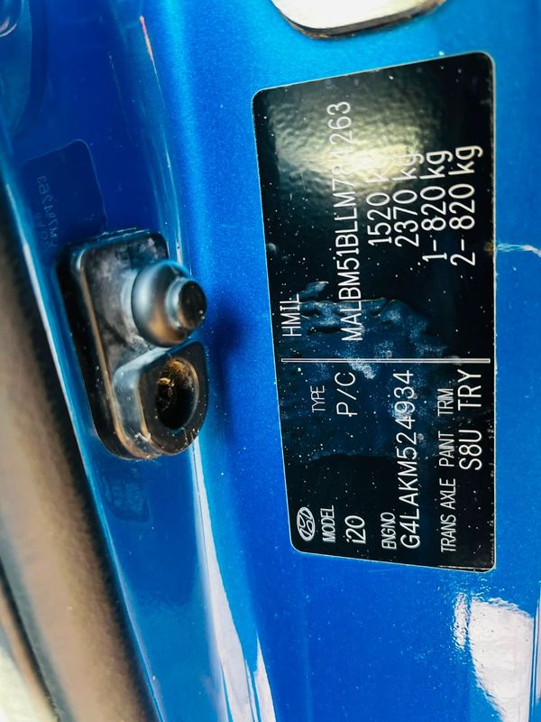2020-Hyundai-i20-14-Fluid image:18