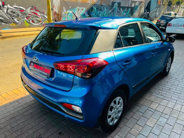 2020-Hyundai-i20-14-Fluid image:3