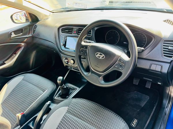 2020-Hyundai-i20-14-Fluid image:7