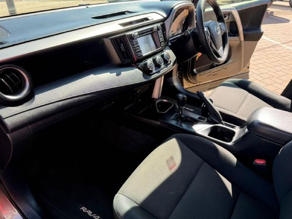 2016-Toyota-RAV4-20-GX-Auto image:11
