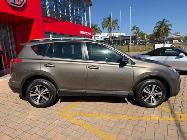 2016-Toyota-RAV4-20-GX-Auto image:7