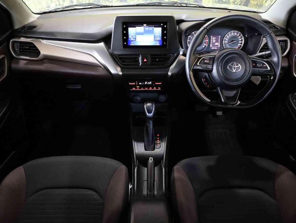 2025-Toyota-Starlet-Cross-15XS-Auto image:3