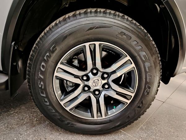 2021-Toyota-Fortuner-24-GD-6-Raised-Body-Auto image:9