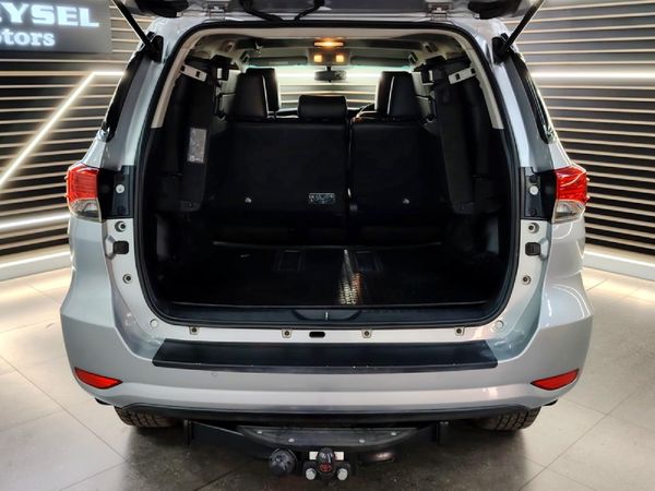 2021-Toyota-Fortuner-24-GD-6-Raised-Body-Auto image:5