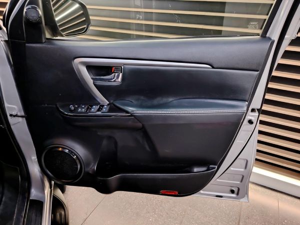 2021-Toyota-Fortuner-24-GD-6-Raised-Body-Auto image:7
