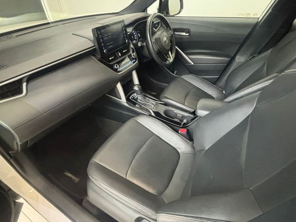 2024-Toyota-Corolla-Cross-18-XS-Hybrid image:9