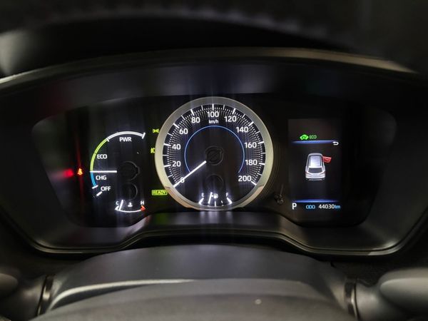 2024-Toyota-Corolla-Cross-18-XS-Hybrid image:10