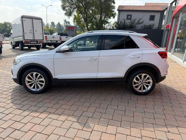 2023-Volkswagen-T-Roc-14-TSI-Design-Auto image:6