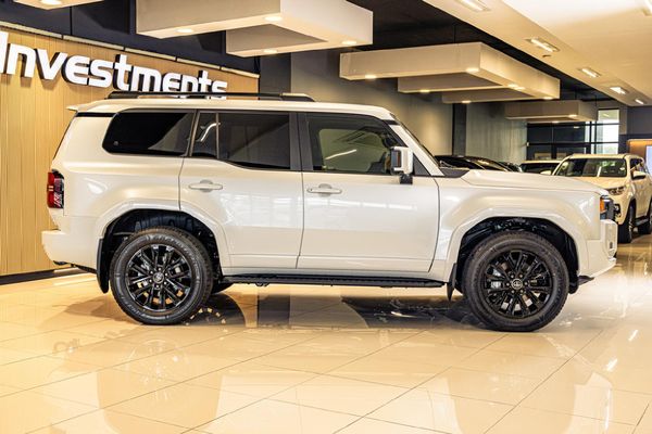 2026-Toyota-Land-Cruiser-Prado-VX-L-28GD-Auto image:3