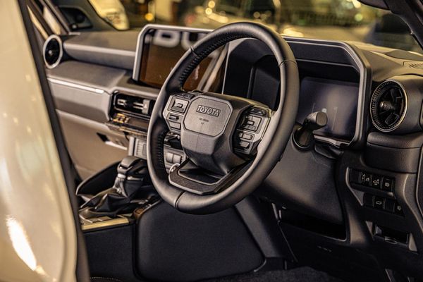2026-Toyota-Land-Cruiser-Prado-VX-L-28GD-Auto image:7