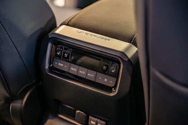 2026-Toyota-Land-Cruiser-Prado-VX-L-28GD-Auto image:8