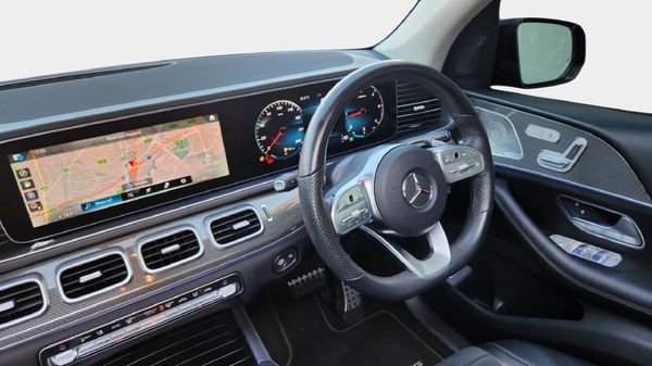 2022-Mercedes-Benz-GLE-300d-4Matic image:10