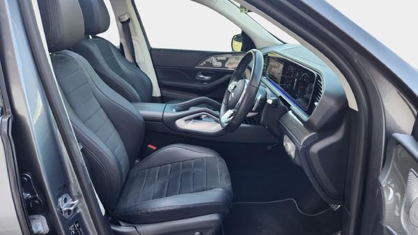 2022-Mercedes-Benz-GLE-300d-4Matic image:13