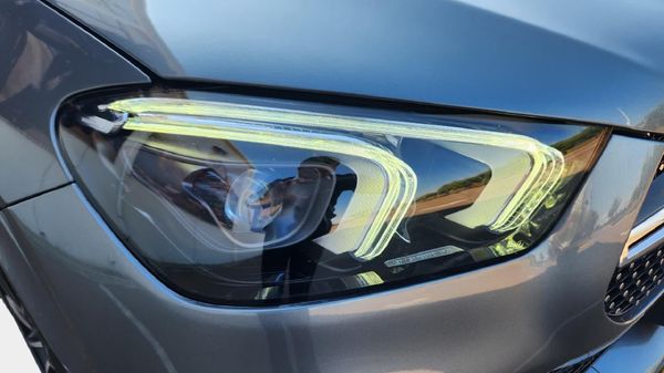 2022-Mercedes-Benz-GLE-300d-4Matic image:17