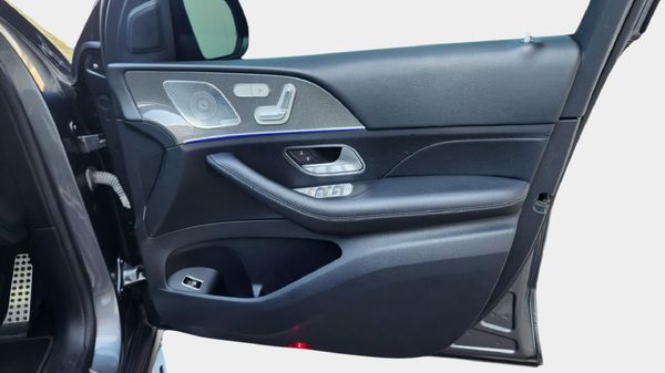 2022-Mercedes-Benz-GLE-300d-4Matic image:20