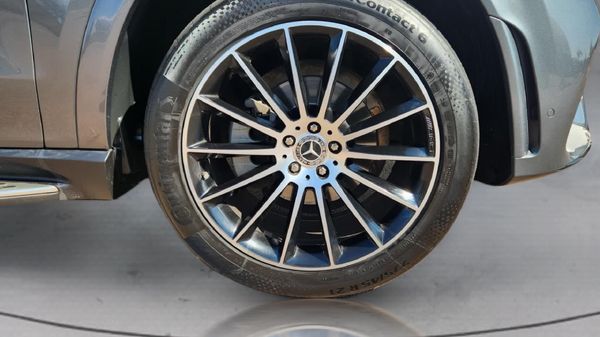 2022-Mercedes-Benz-GLE-300d-4Matic image:4