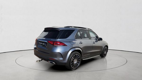 2022-Mercedes-Benz-GLE-300d-4Matic image:7