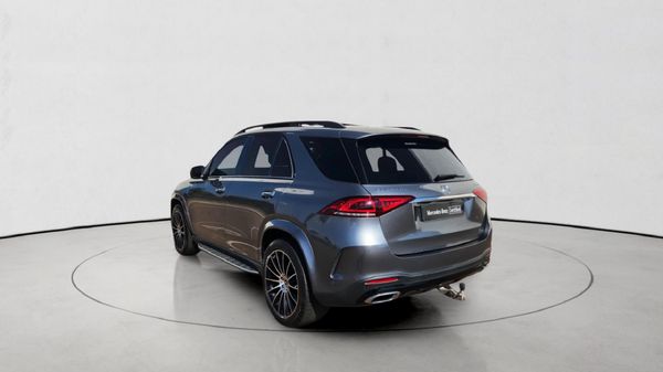 2022-Mercedes-Benz-GLE-300d-4Matic image:8