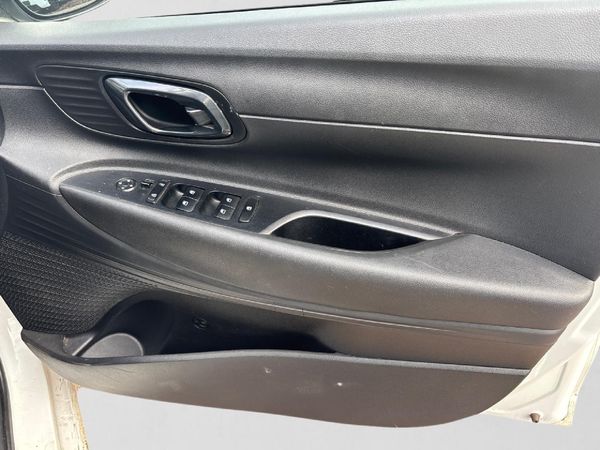 2023-Hyundai-i20-10-TGDI-Fluid image:14