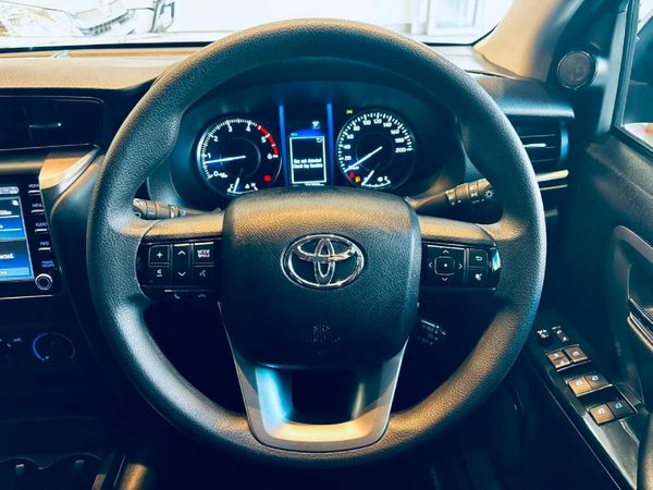 2023-Toyota-Fortuner-24-GD-6-Raised-Body-Auto image:9