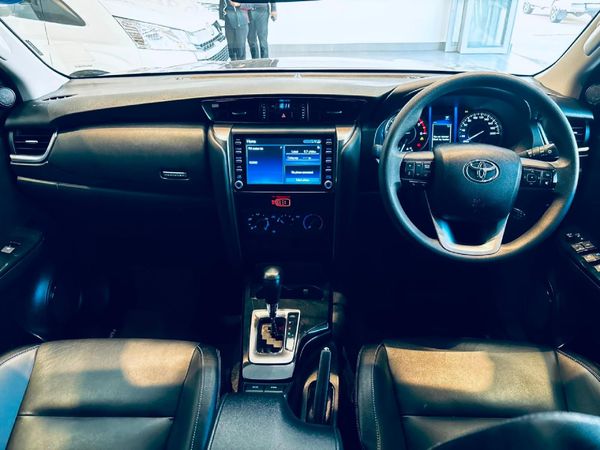 2023-Toyota-Fortuner-24-GD-6-Raised-Body-Auto image:8
