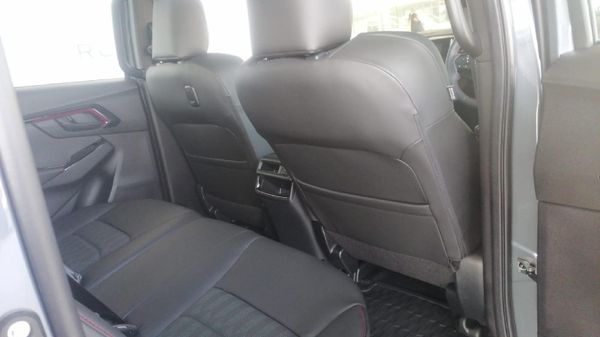 2026-Isuzu-D-Max-19-DDI-HR-X-Rider-Auto-Double-Cab image:11