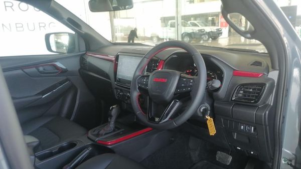 2026-Isuzu-D-Max-19-DDI-HR-X-Rider-Auto-Double-Cab image:13