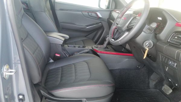 2026-Isuzu-D-Max-19-DDI-HR-X-Rider-Auto-Double-Cab image:15