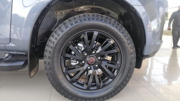 2026-Isuzu-D-Max-19-DDI-HR-X-Rider-Auto-Double-Cab image:6