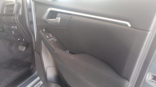 2026-Isuzu-D-Max-19-DDI-HR-LS-Auto-E-Cab image:17