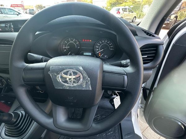 2026-Toyota-Hilux-20-VVTi-Single-Cab image:9