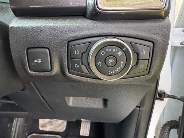 2022-Ford-Everest-20D-Bi-Turbo-4x4-Auto image:10