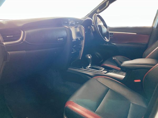 2025-Toyota-Fortuner-28-GD-6-RB-Auto image:5