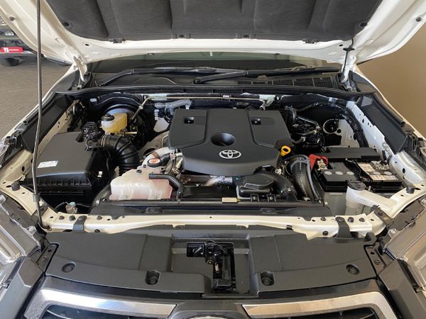 2025-Toyota-Hilux-28-GD-6-Raised-Body-Legend-Auto-Double-Cab image:14