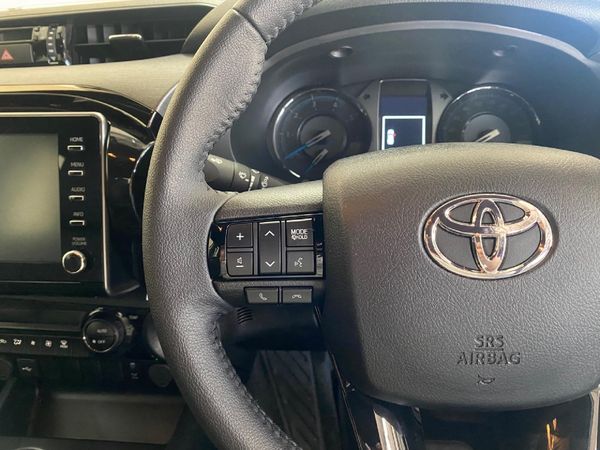 2025-Toyota-Hilux-28-GD-6-Raised-Body-Legend-Auto-Double-Cab image:7