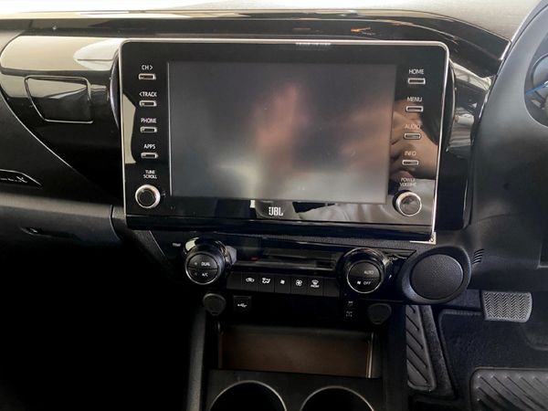 2025-Toyota-Hilux-28-GD-6-Raised-Body-Legend-Auto-Double-Cab image:8
