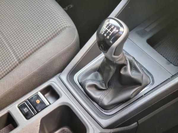 2024-Volkswagen-Caddy-Maxi-Kombi-20-TDI image:13