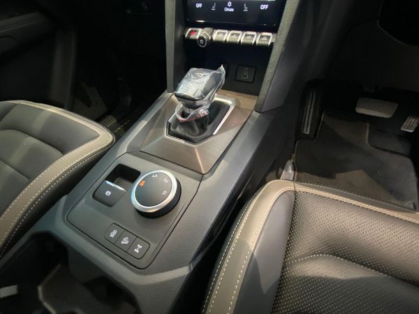 2025-Volkswagen-Amarok-30-TDI-V6-184kW-4Motion-Style-Auto-Double-Cab image:14
