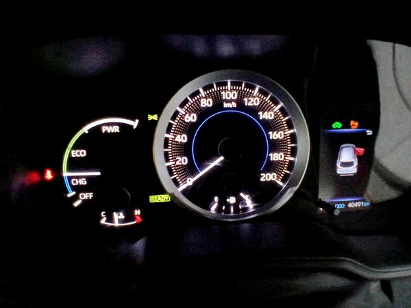 2024-Toyota-Corolla-Cross-18-XS-Hybrid image:10