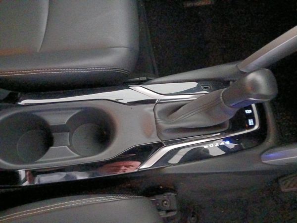2024-Toyota-Corolla-Cross-18-XS-Hybrid image:11