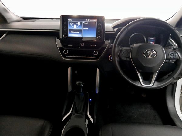 2024-Toyota-Corolla-Cross-18-XS-Hybrid image:5